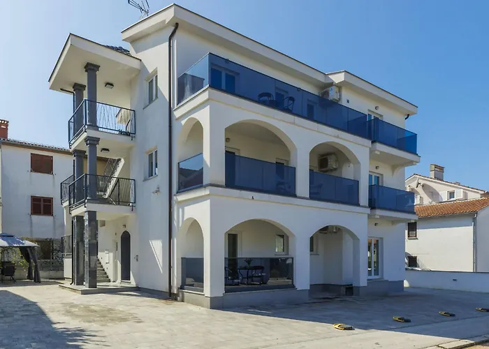 Amra 2 By Interhome *