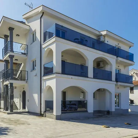 Amra-2 By Interhome *