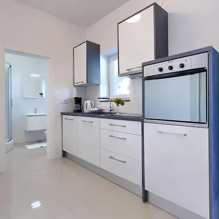 Amra-2 By Interhome *
