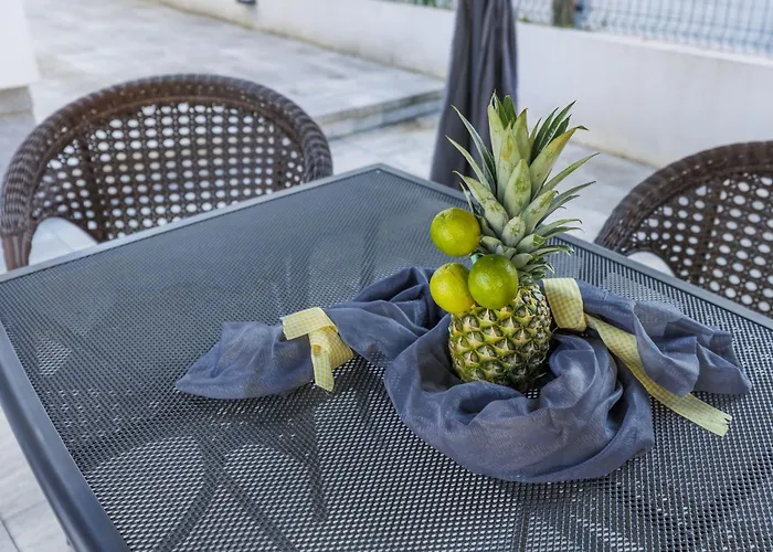 Amra 2 By Interhome アパート ポレッチ